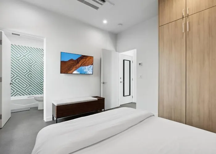 Apartment Unique Design 1-bedroom - 80 Walkscore! Phoenix
